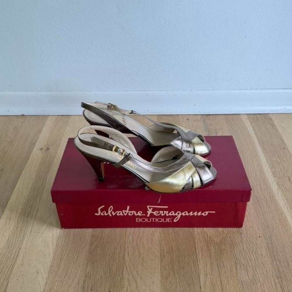 Salvatore Ferragamo Gold Slingback Heels Vintage Designer Open Toe Pumps Size 6
